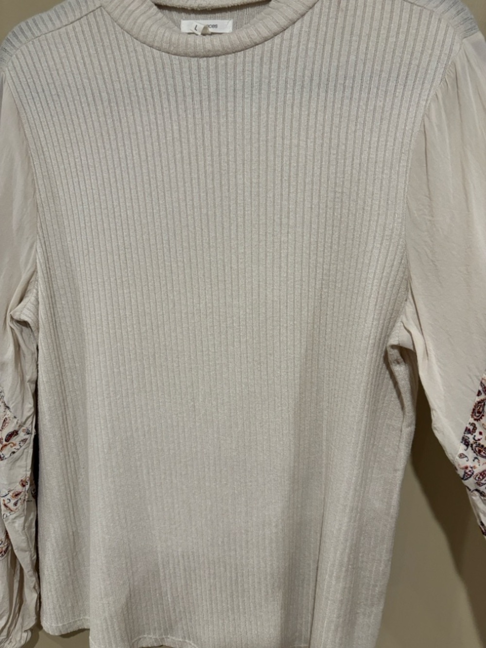 Maurice’s cream paisley sleeve top - Picture 6 of 6